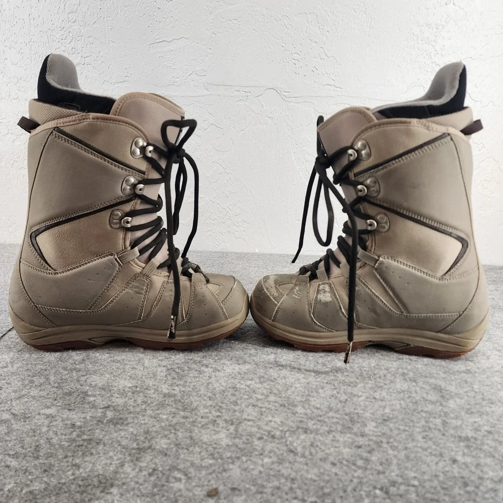 Burton Moto Snowboard Boots Tan Mens Size 6 Winter Sports Gear *FLAWS*